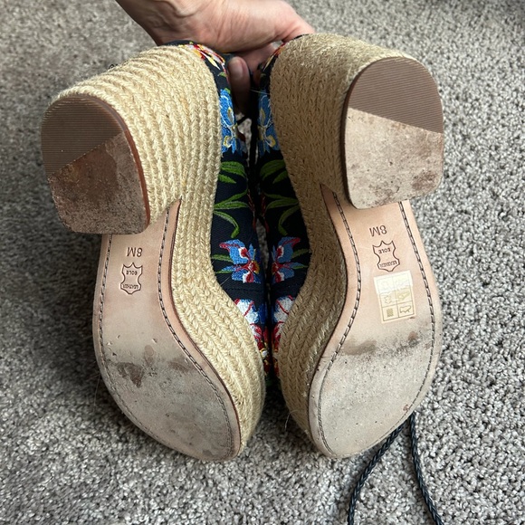 Tory Burch Black Floral Embroidered Espadrille Heeled Sandals - Picture 5 of 7